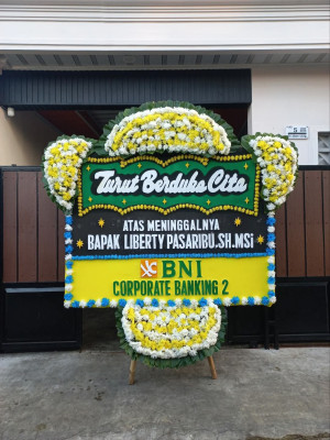 Papan Bunga Duka di Mewoluk
