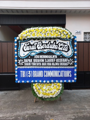 Papan Bunga Duka di Mewoluk
